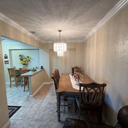 Cheerful 3-Bedroom Home, Free Parking On Premises Miami Gardens Exterior foto