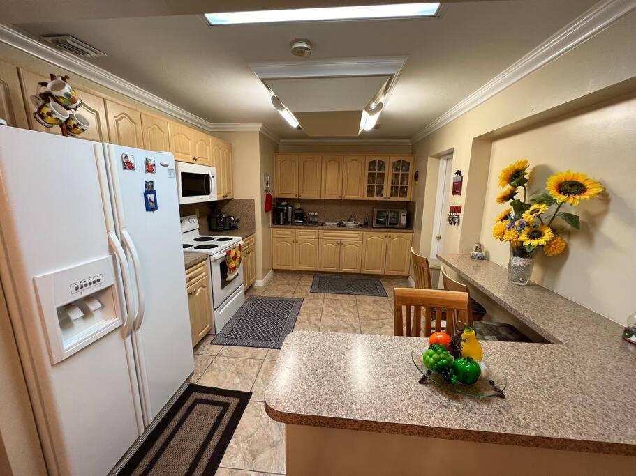 Cheerful 3-Bedroom Home, Free Parking On Premises Miami Gardens Exterior foto